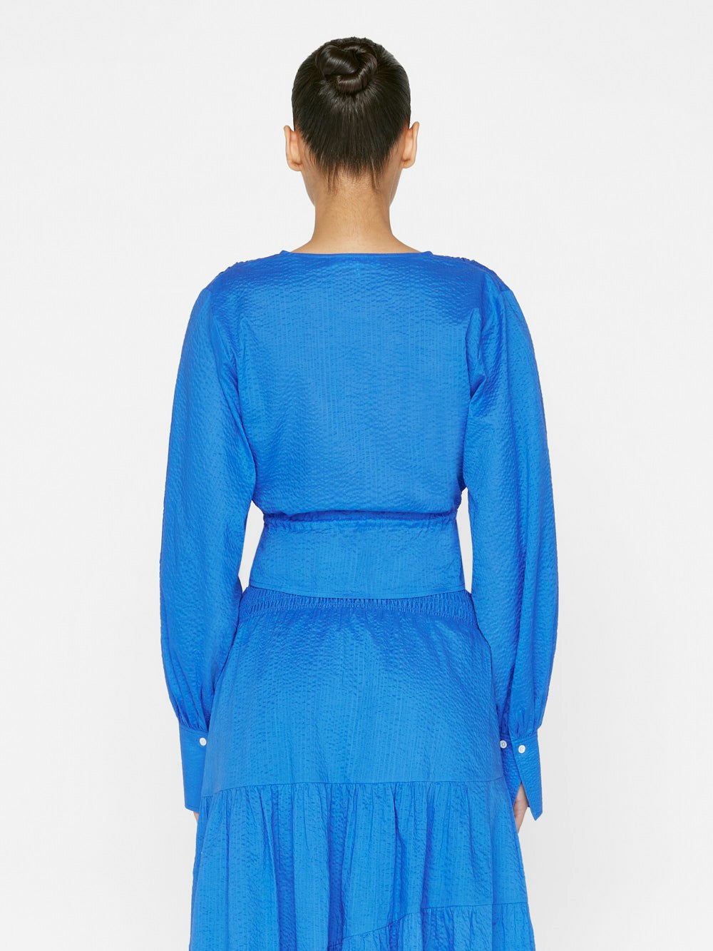 shirt back view alt:fit2
